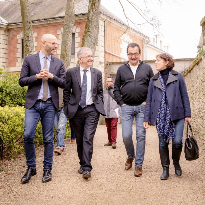 De gauche à droite : Mohamed Moulay, vice-président délégué aux Sports ; François Bonneau, président ; Didier Sallé, directeur de Jazz à Tours et Sylvie Frédon, directrice adjointe de Cabinet